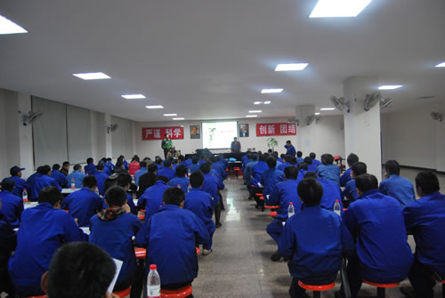 上海沪工阀门厂机械操作准备工（上岗）培训班开课