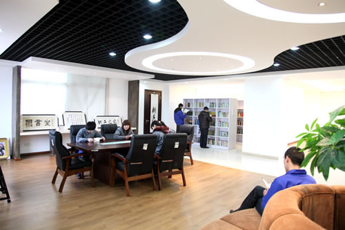 3044永利集团职工图书室