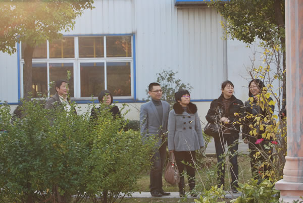 市、区卫生局领导参观沪工园林景观