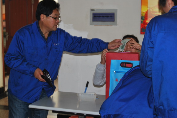 沪工内部捐款,公司工会主席林银华带头捐款”募捐活动4