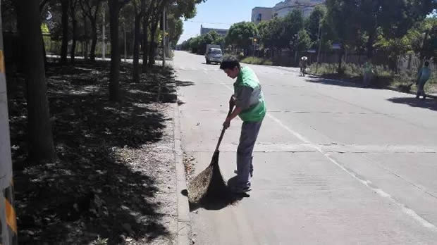 沪工阀门美丽华亭清洁家园志愿者活动（图4）