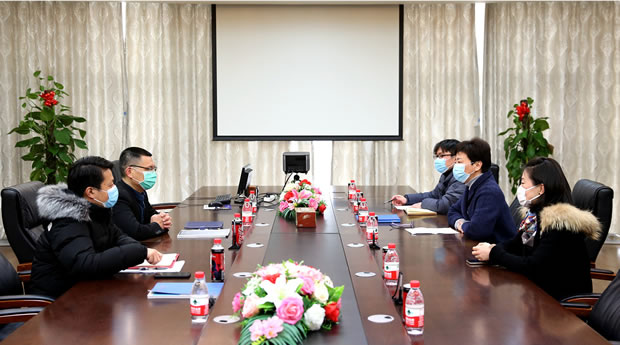 华亭镇党委书记何蓉走访调研上海沪工阀门厂